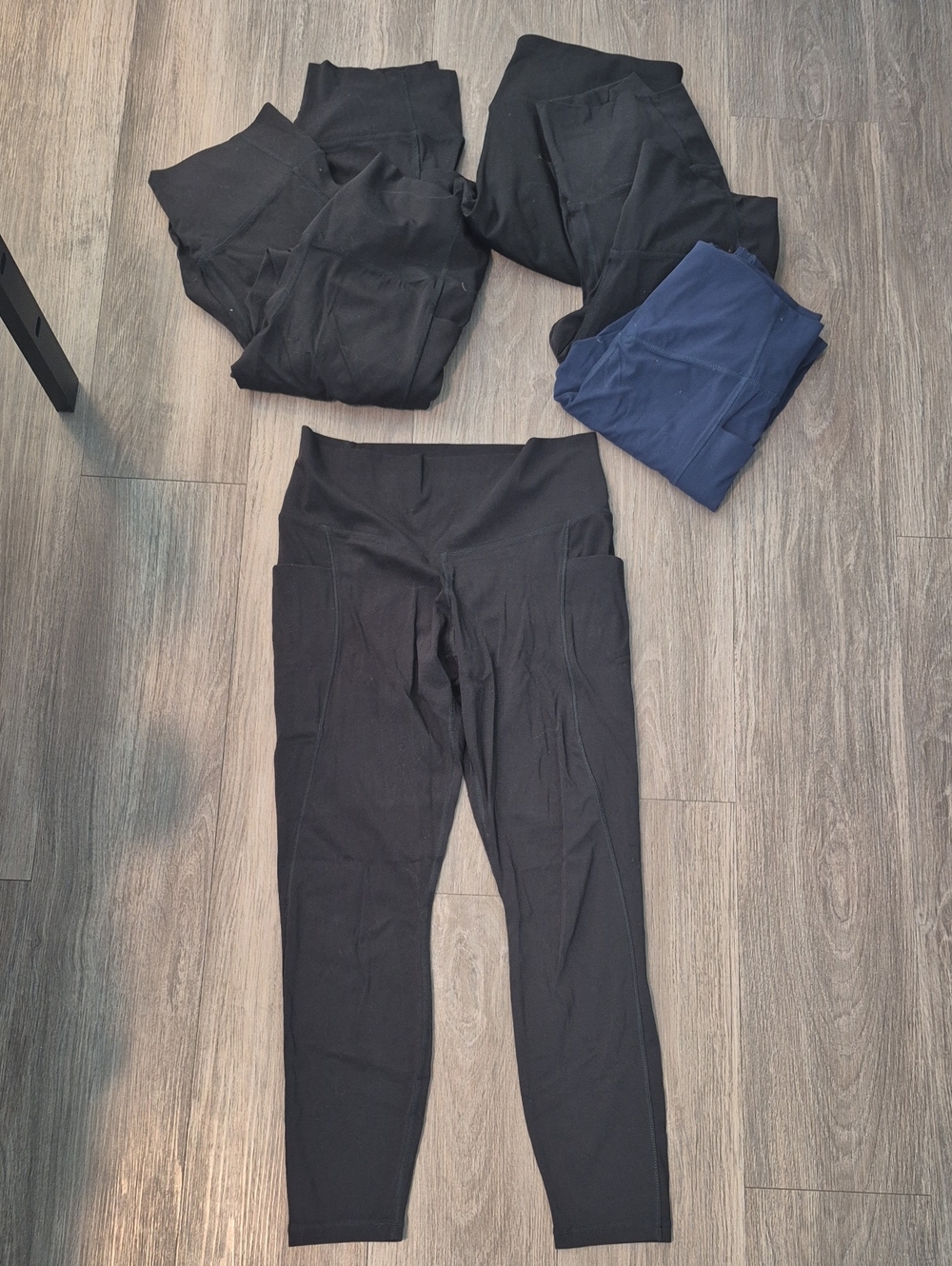 Members Mark High-Rise Ankle Leggings in Black Lot Bundle